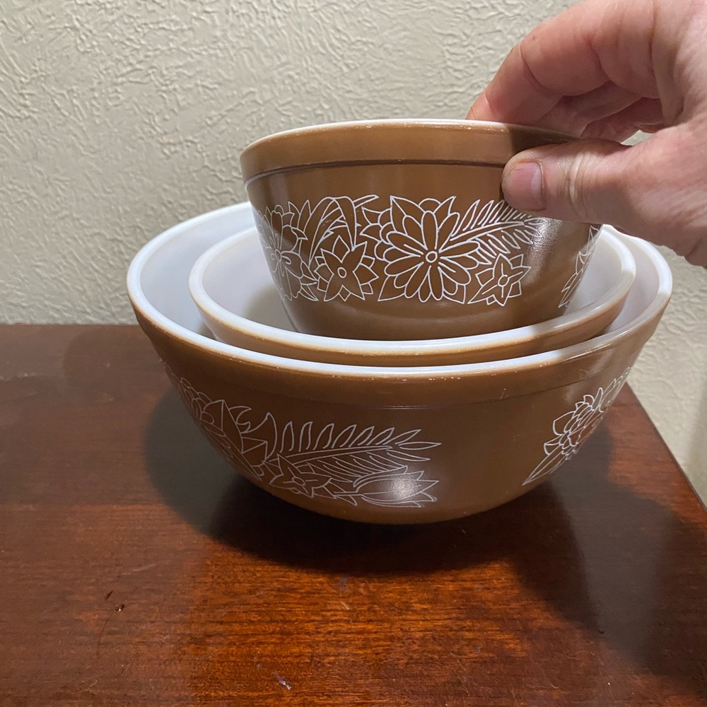 Vintage, Pyrex, 3 Piece Nesting Bowl Set from the 1970s Woodland collection - Picture 6 of 10